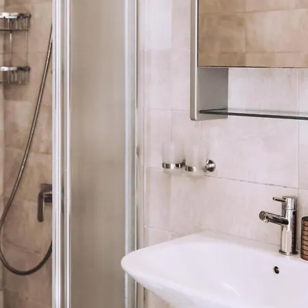 H&o Royal Townhouse In Center *