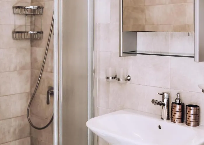 H&o Royal Townhouse In Center *