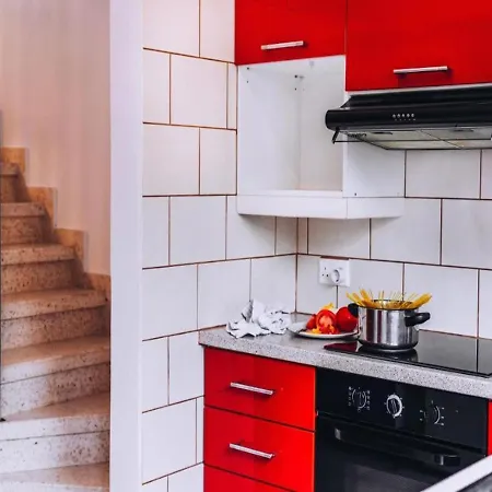 H&o Royal Townhouse In Center