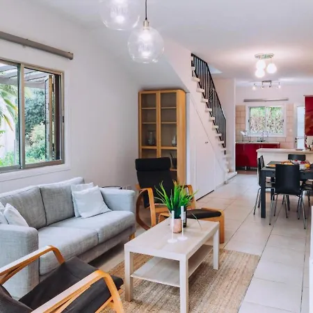 H&o Royal Townhouse In Center *