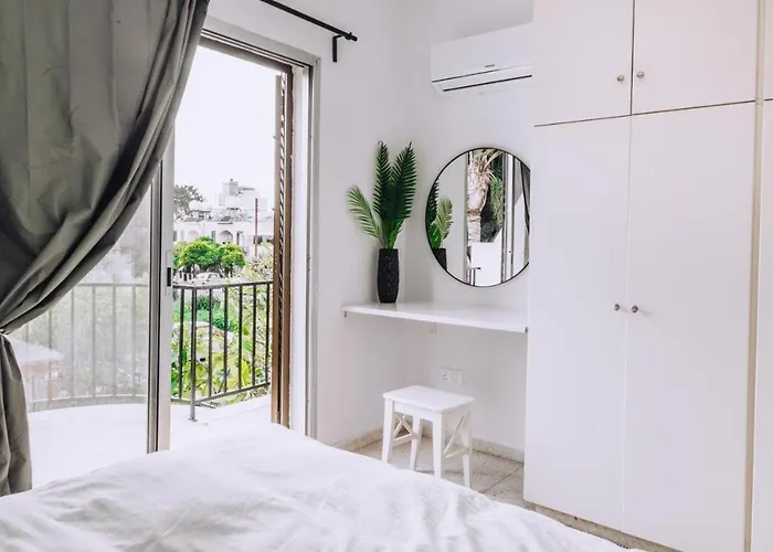 H&o Royal Townhouse In Center * Paphos