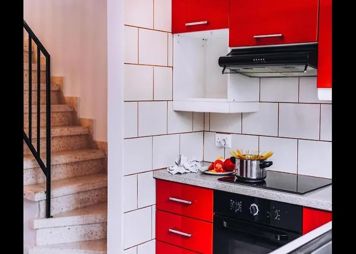 H&o Royal Townhouse In Center