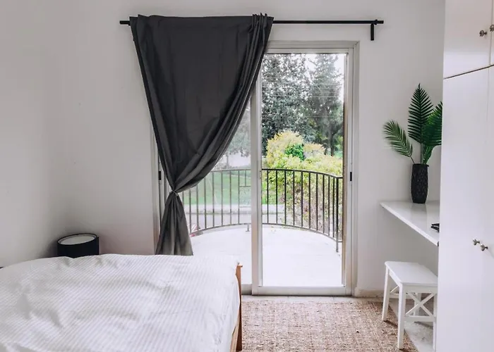 H&o Royal Townhouse In Center * Paphos